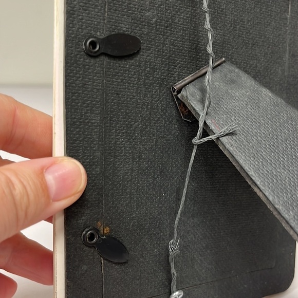 Vintage White Ceramic Picture Frame Pink Roses Decor for 3" x 5" Photo - Picture 5 of 6